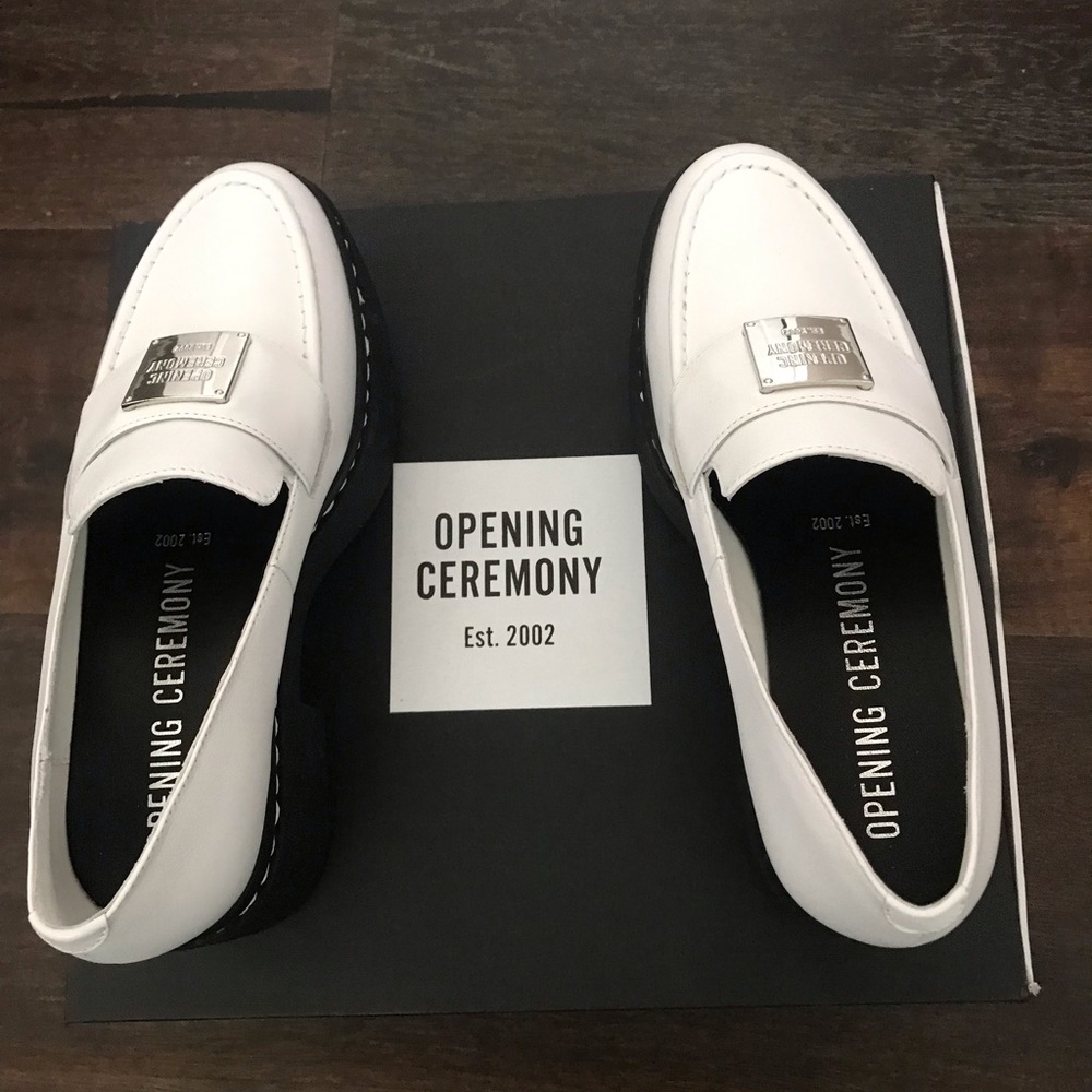 Flat form shoes